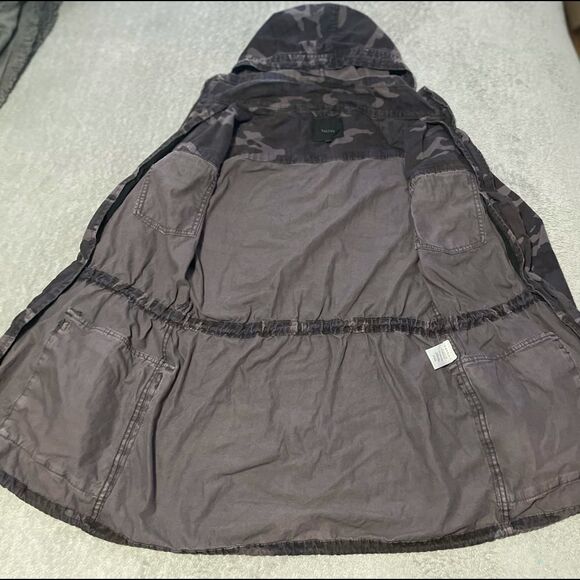 𝅺ARITZIA Talula Camo Trooper Jacket size XS - Picture 5 of 8